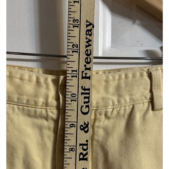 Vineyard Vines Men's Flat Front Shorts - Light Yellow - Picture 4 of 10